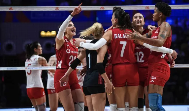 Milletler Ligi | Filenin Sultanları, Çin'e acımadı; set vermeden finale yükseldi!