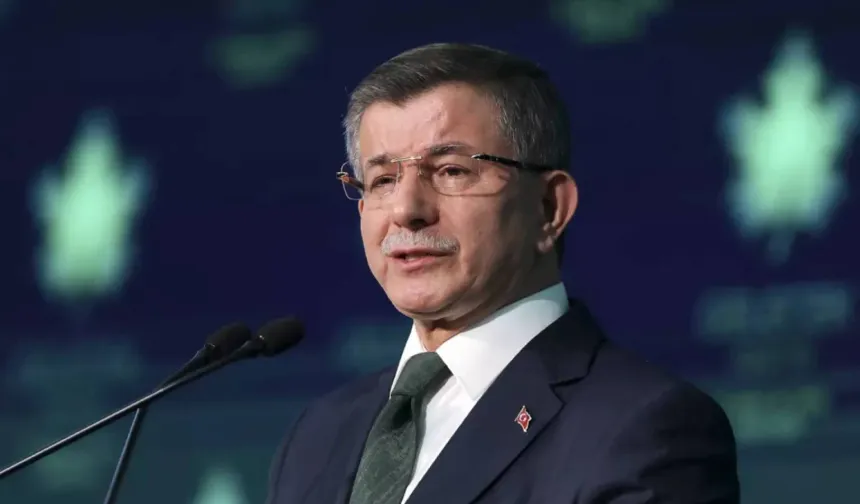 Ahmet Davutoğlu hakkında ‘Cumhurbaşkanına hakaret’ soruşturması